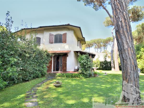 Villetta con due camere e due bagni