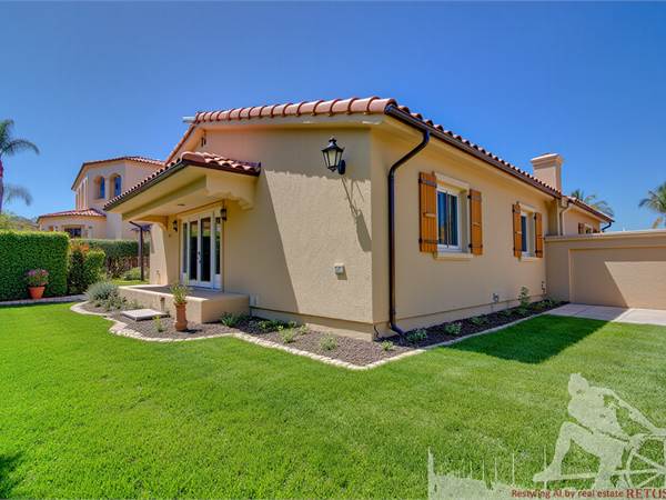 Detached villa with two bedrooms and a bathroom
